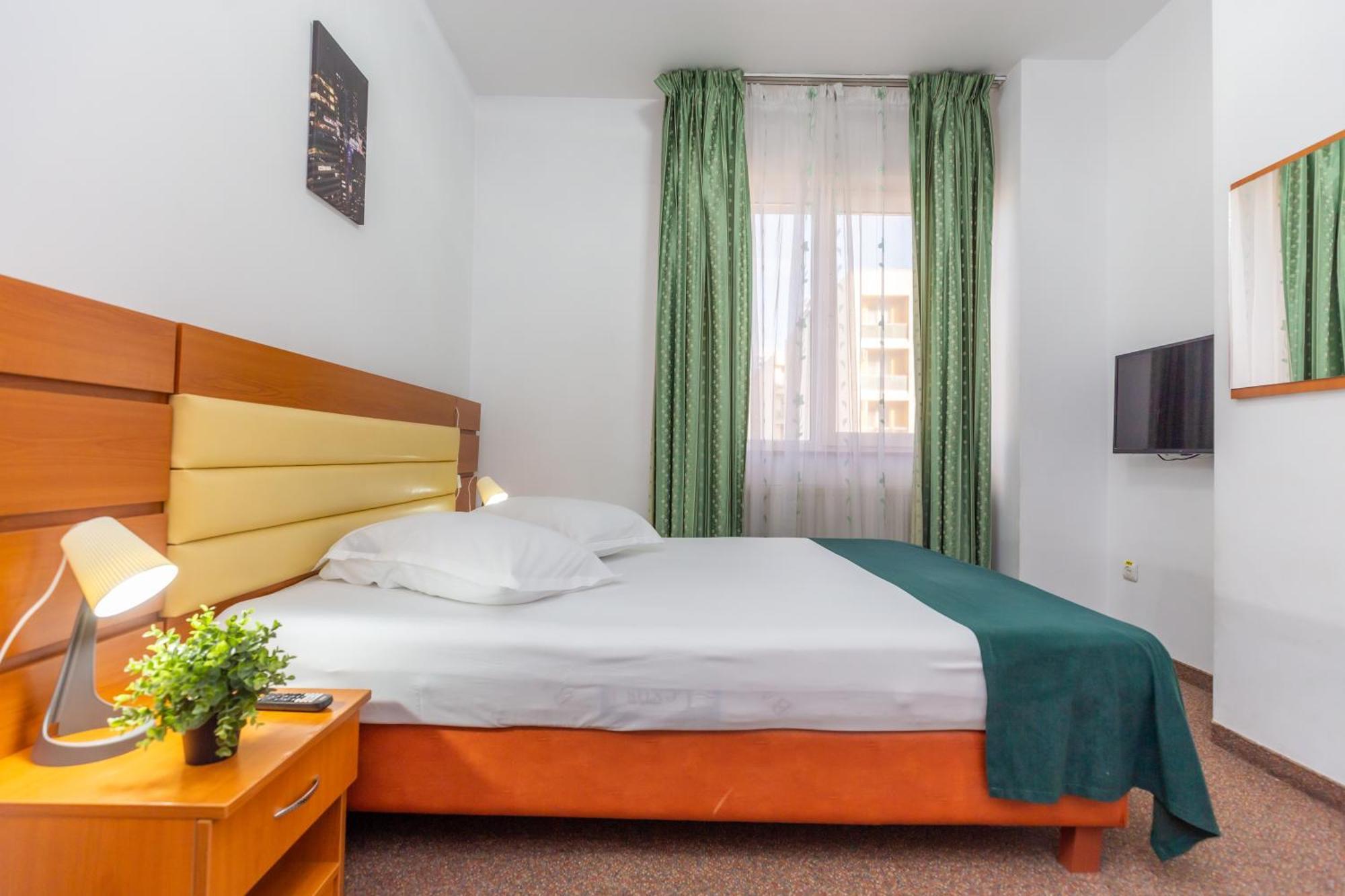 Hotel Sir Colentina Bucureşti Ngoại thất bức ảnh