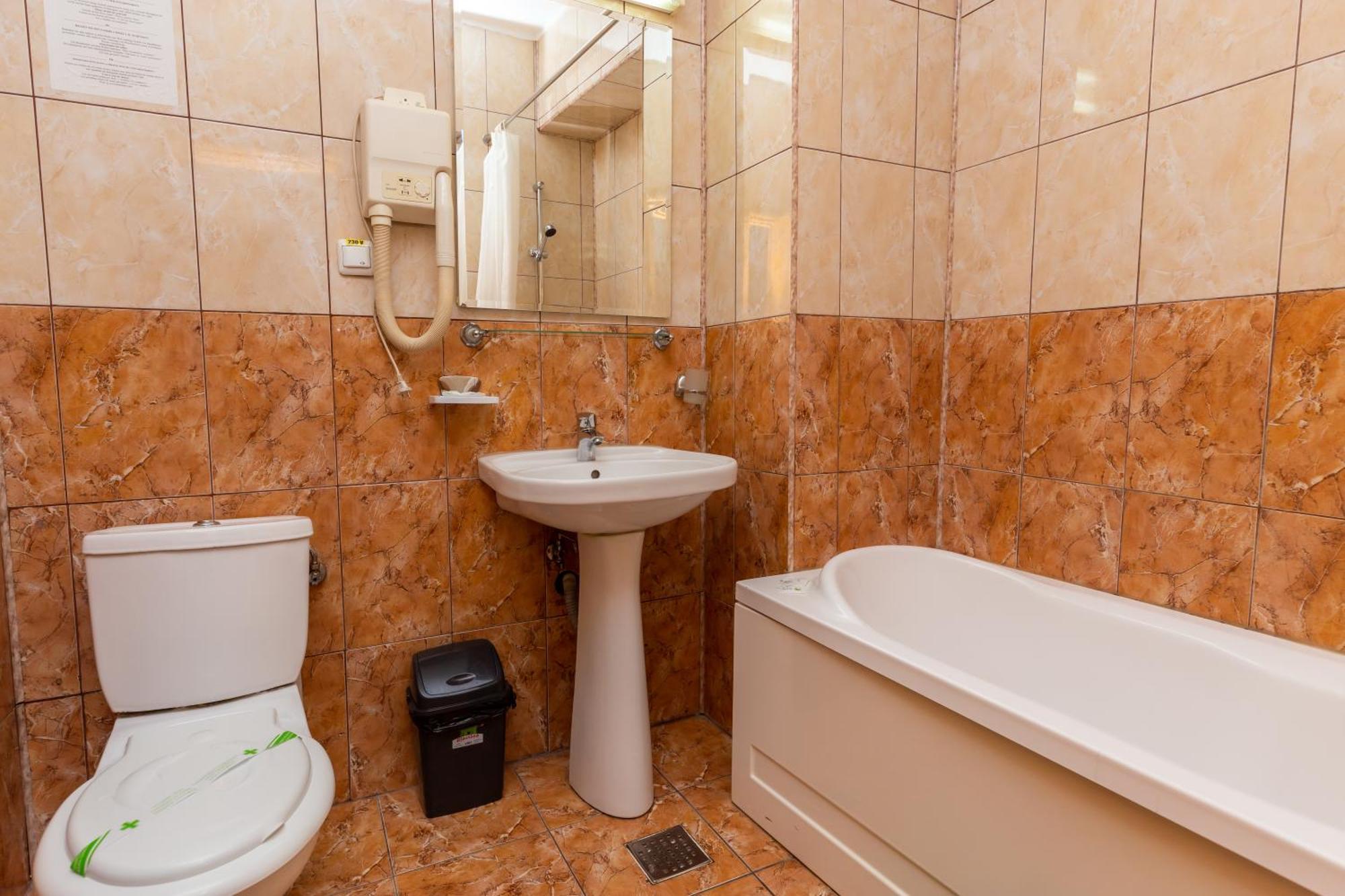 Hotel Sir Colentina Bucureşti Ngoại thất bức ảnh